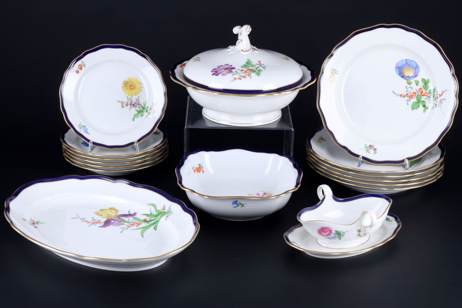 Meissen Blume mit kobaltblauem Rand Speiseservice für 6 Personen, dinner service for 6 pers.,