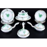 Herend Apponyi Vert 3 Butterpfannen mit Butterglocke und 6 Schalen, butter pans with butter dish and