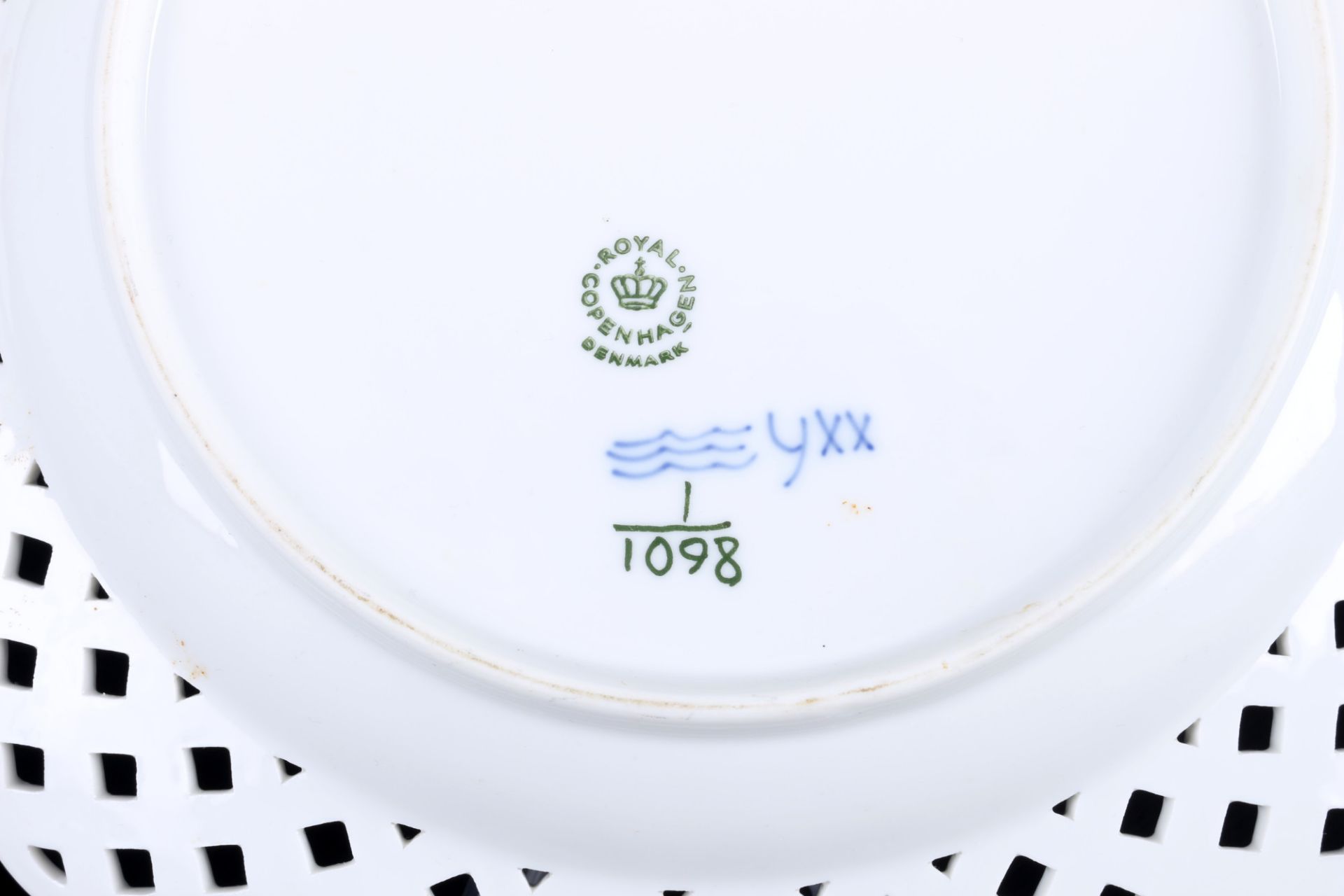 Royal Copenhagen Musselmalet Full Lace 2 splendor plates 1098 1st choice, Vollspitze Prunkteller, - Image 3 of 3