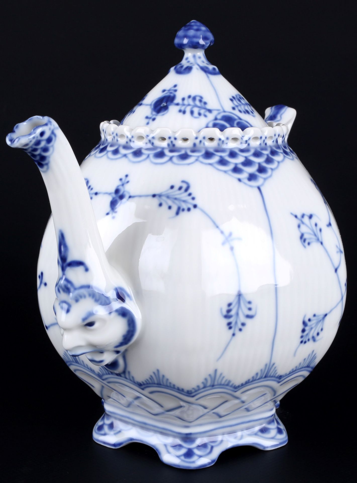 Royal Copenhagen Musselmalet Full Lace tea pot 1119 1st choice, Vollspitze Teekanne, - Image 2 of 4