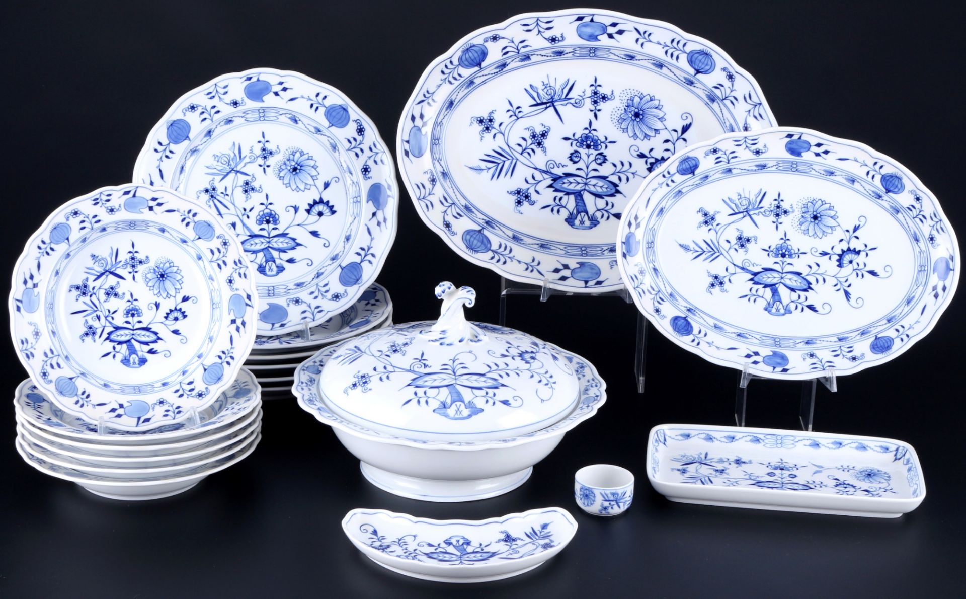 Meissen Zwiebelmuster Speiseservice für 6 Personen 1.Wahl, dinner service for 6 pers. 1st choice,