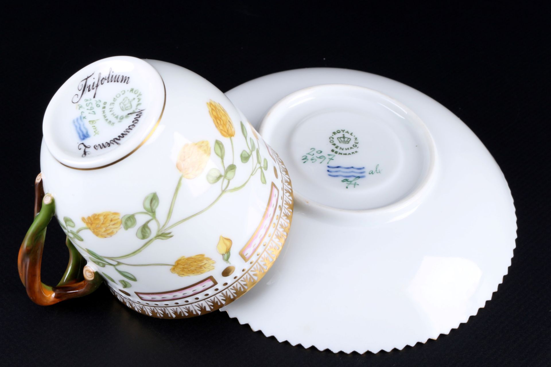 Royal Copenhagen Flora Danica Kaffeetasse 3597, coffee cup with saucer 1st choice, - Bild 5 aus 5