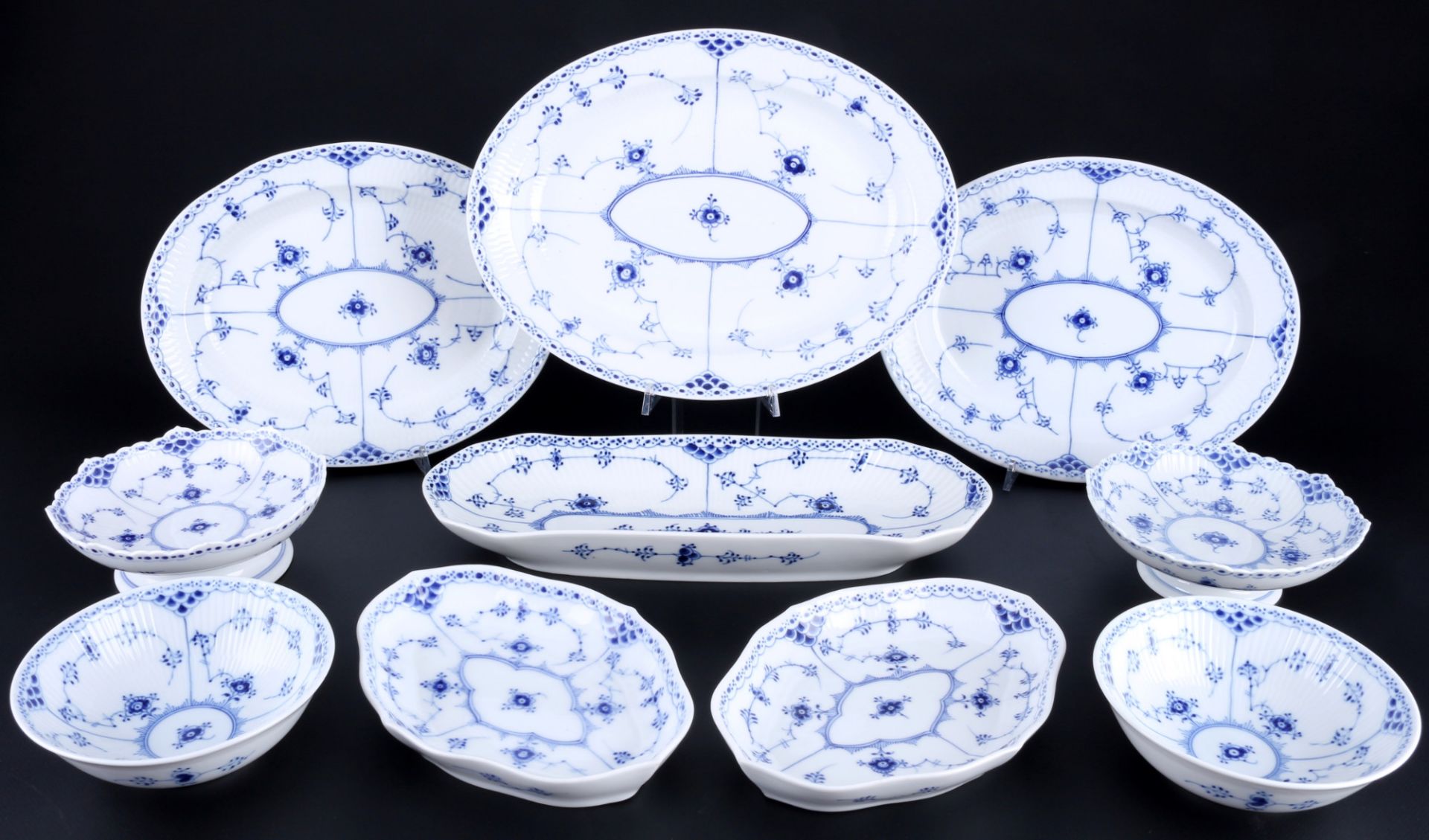 Royal Copenhagen Musselmalet Schalen und Platten, 10-teilig, bowls and dishes,