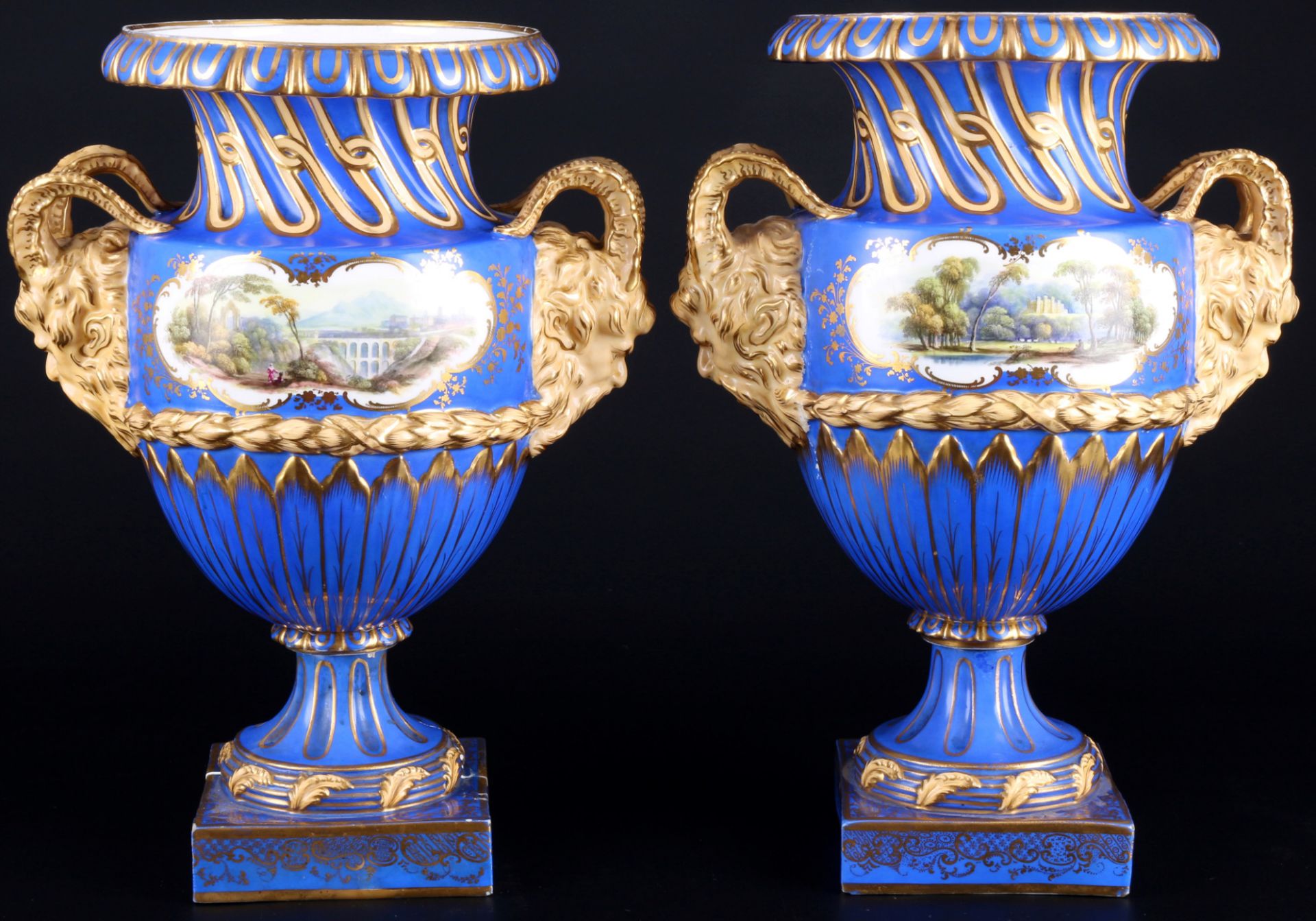 Paar Prunkvasen mit Satyrköpfen, pair of splendor vases with satyr heads,