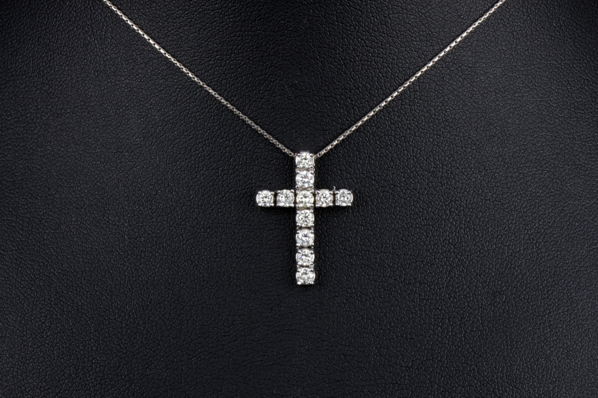 750 gold diamond cross on necklace 0.55ct, 18K Gold Brillanten Kreuz an Halskette, - Image 2 of 5