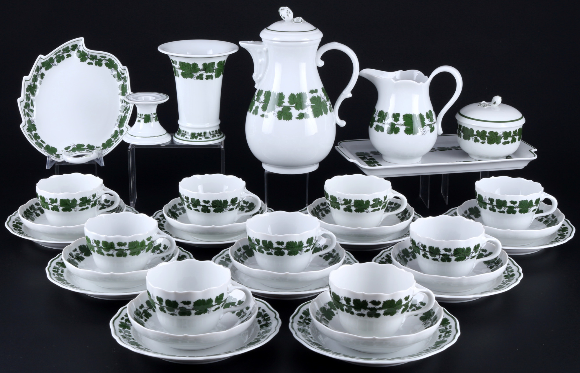 Meissen Vine Leaves coffee service for 9 persons, Kaffeeservice für 9 Personen,