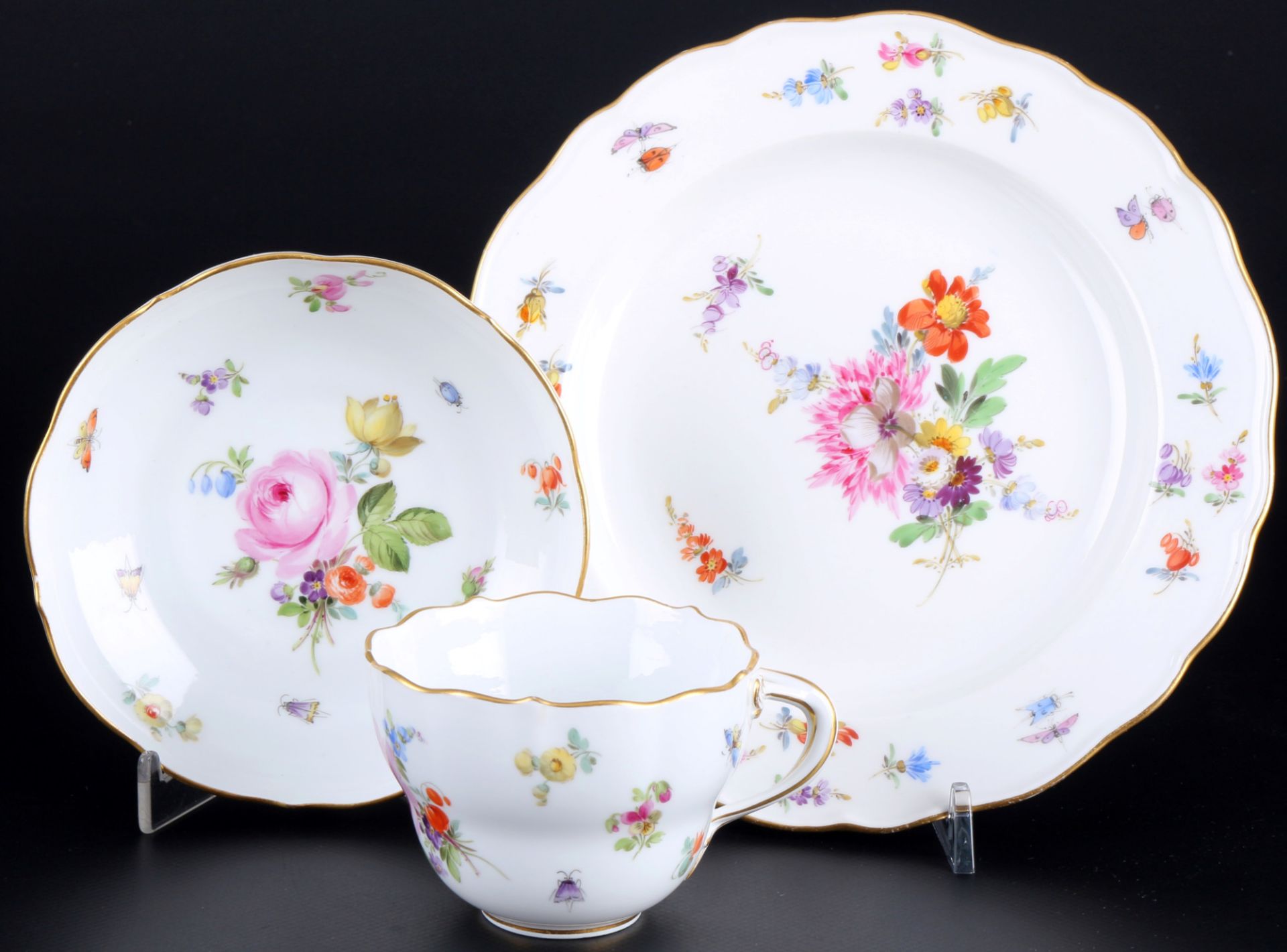 Meissen Flower Bouquet with Insects 8 cups with dessert plates 1st choice, knob mark, Gedecke 1.Wahl - Image 2 of 6