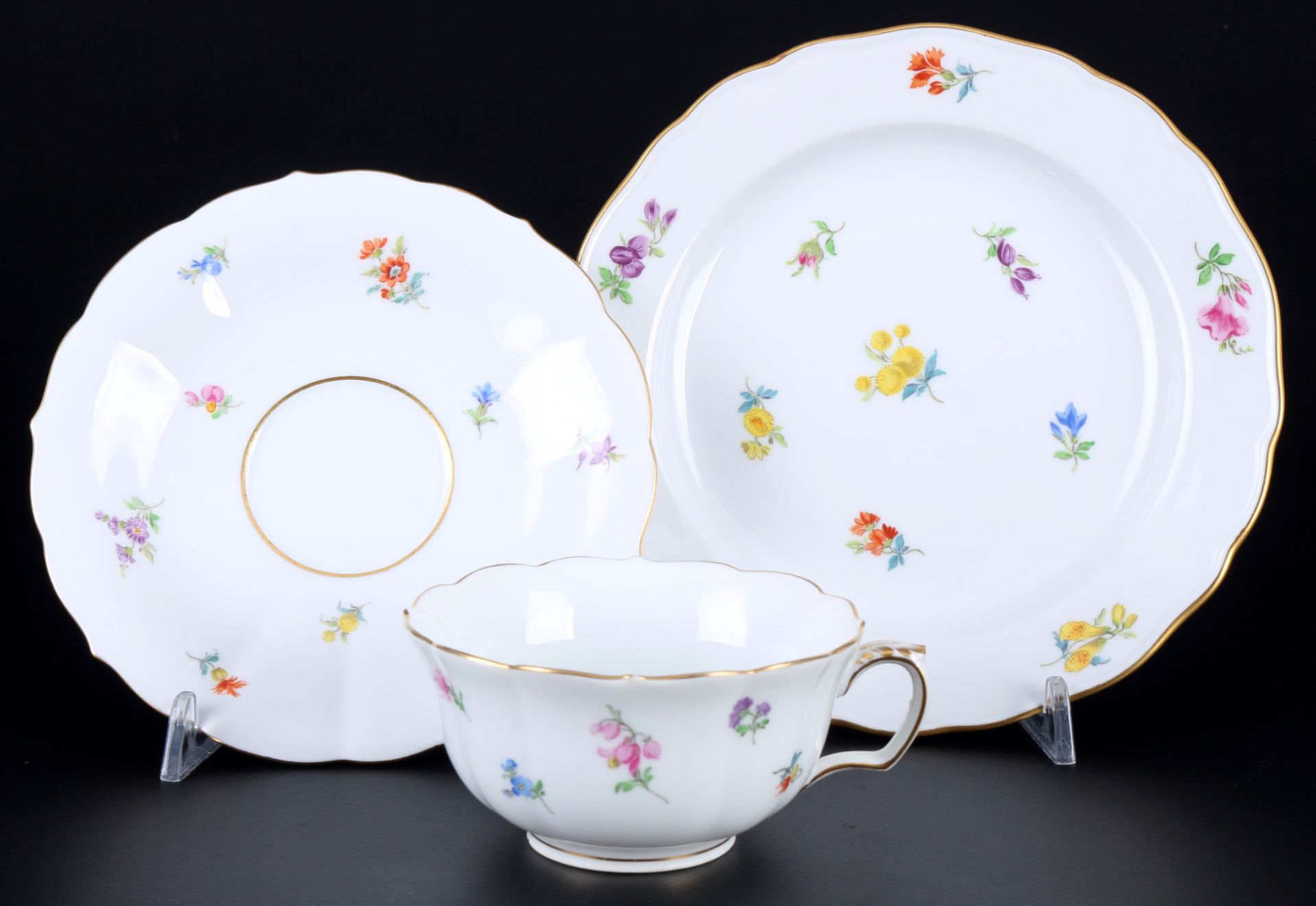 Meissen Strewn Flowers 6 tea cups with dessert plates, Teegedecke, - Image 2 of 3