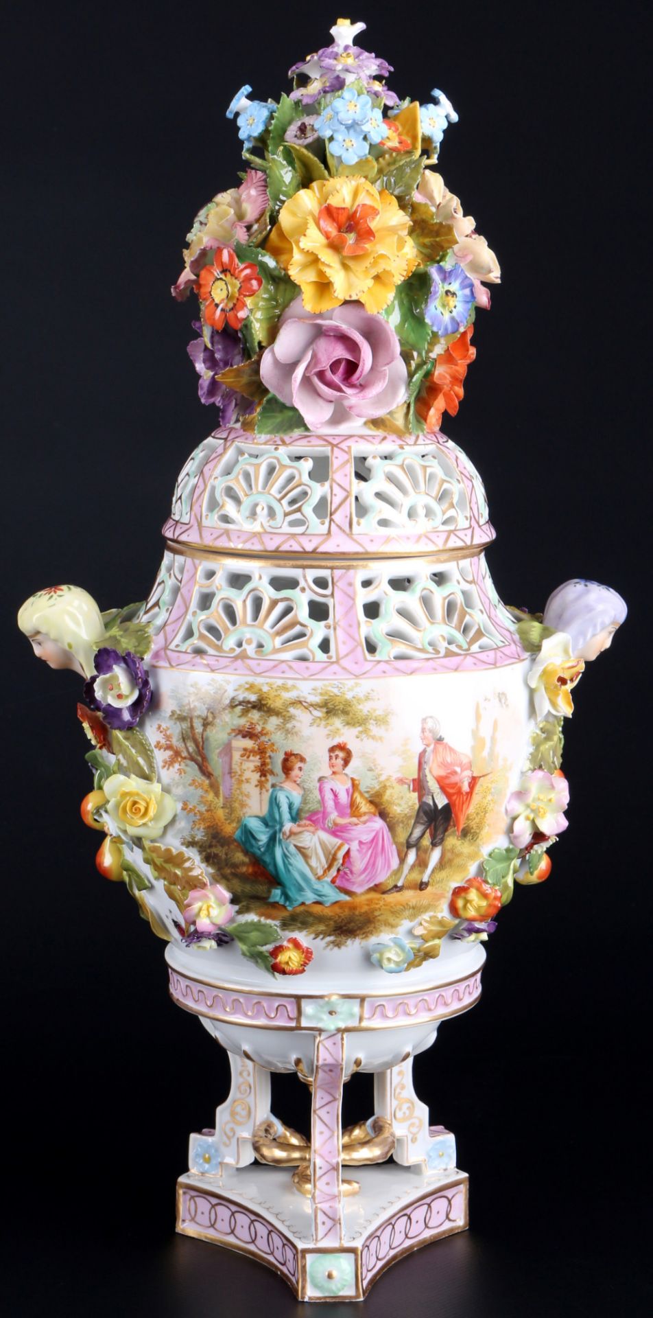 Potschappel Dresden pair of lidded potpourri vases with figure scenery and flower bouquet, Paar Potp - Image 3 of 11