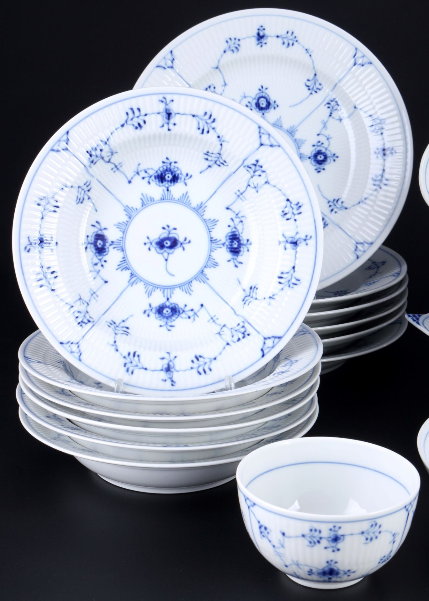 Royal Copenhagen Musselmalet Gerippt Speiseservice für 6 Personen, dinner service for 6 pers., - Bild 2 aus 4