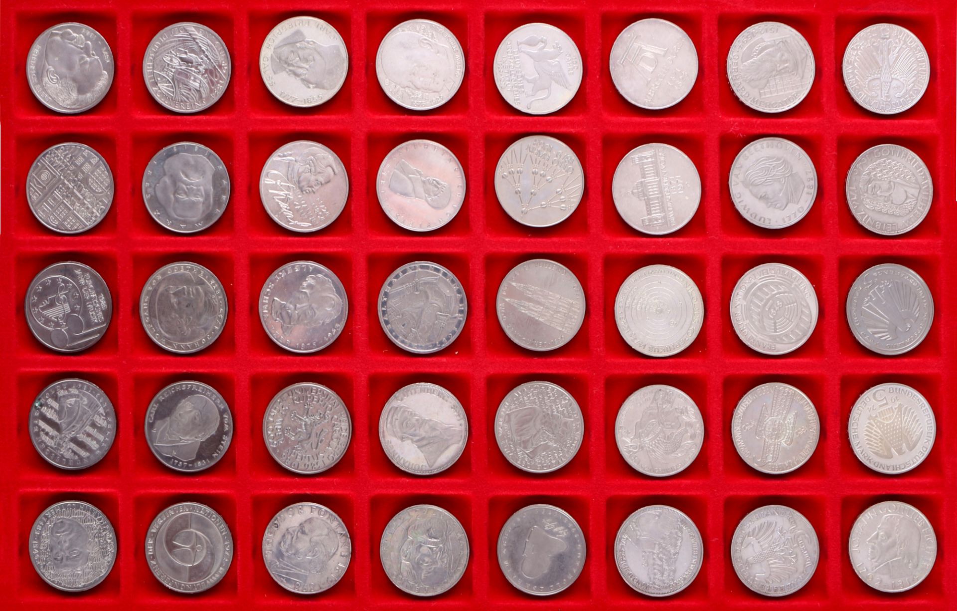 61 Silber Gedenkmünzen - 10 und 5 Deutsche Mark, silver commemorative german Mark coins, - Bild 2 aus 5