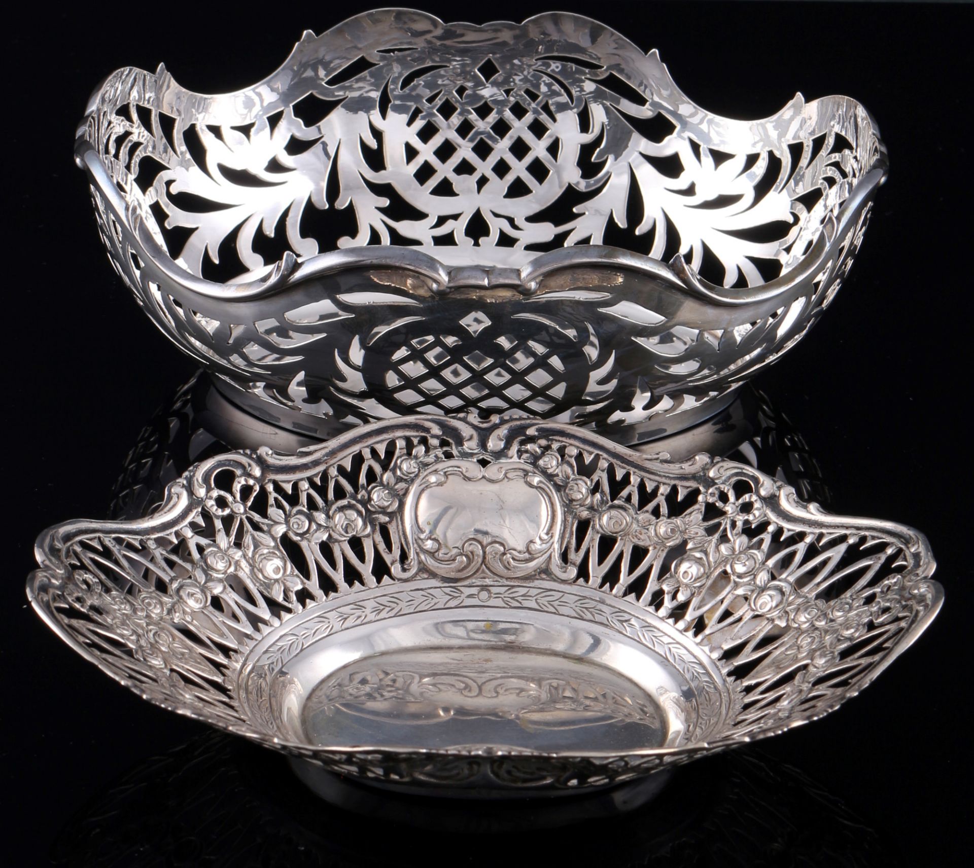 835 - 925 Silber 9-teiliges Konvolut, u.a. Schalen und Vasen, 9-piece silver lot, - Bild 4 aus 5