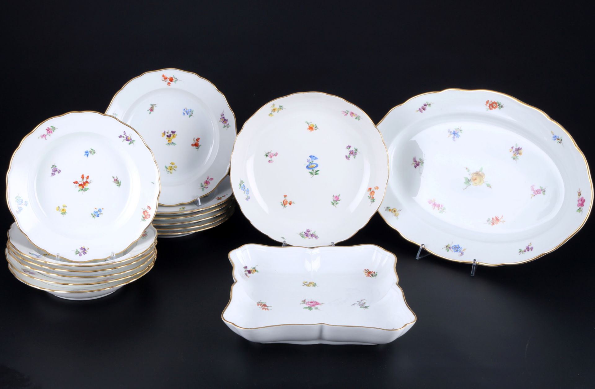 Meissen Streublümchen Speiseservice für 6 Personen 1.Wahl, dinner service for 6 pers. 1st choice,