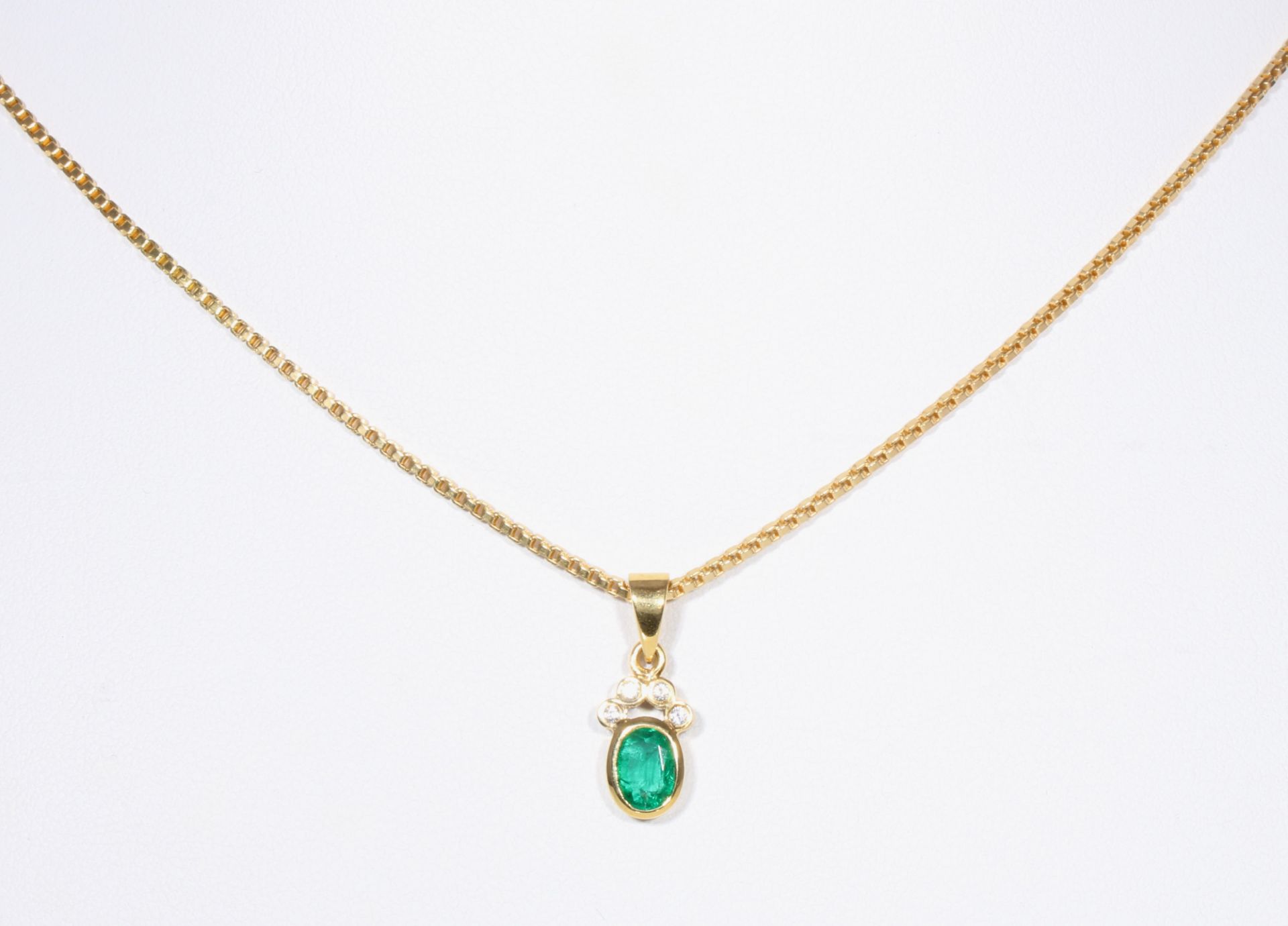750 gold emerald diamond pendant with 750 gold necklace, 18K Gold Smaragd Brillanten Anhänger mit 18 - Image 2 of 4