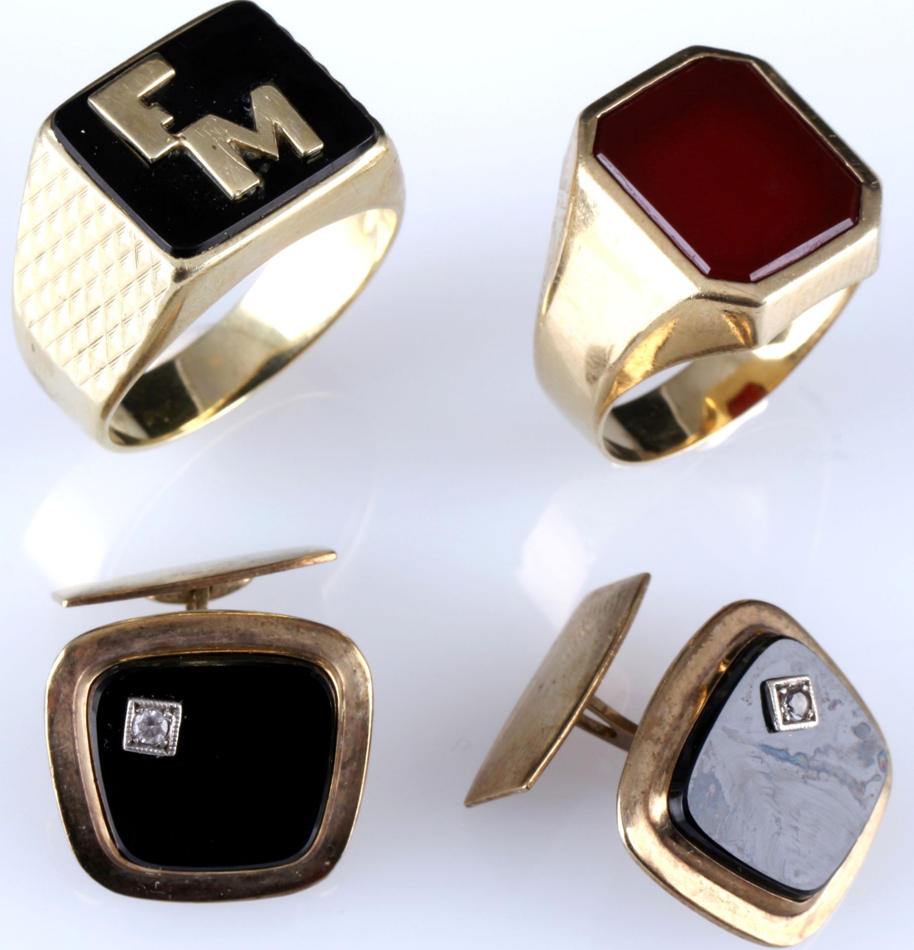 333 - 585 Gold 2 Siegelringe und Manschettenknöpfe, 8K - 14K gold signet rings and cufflinks,