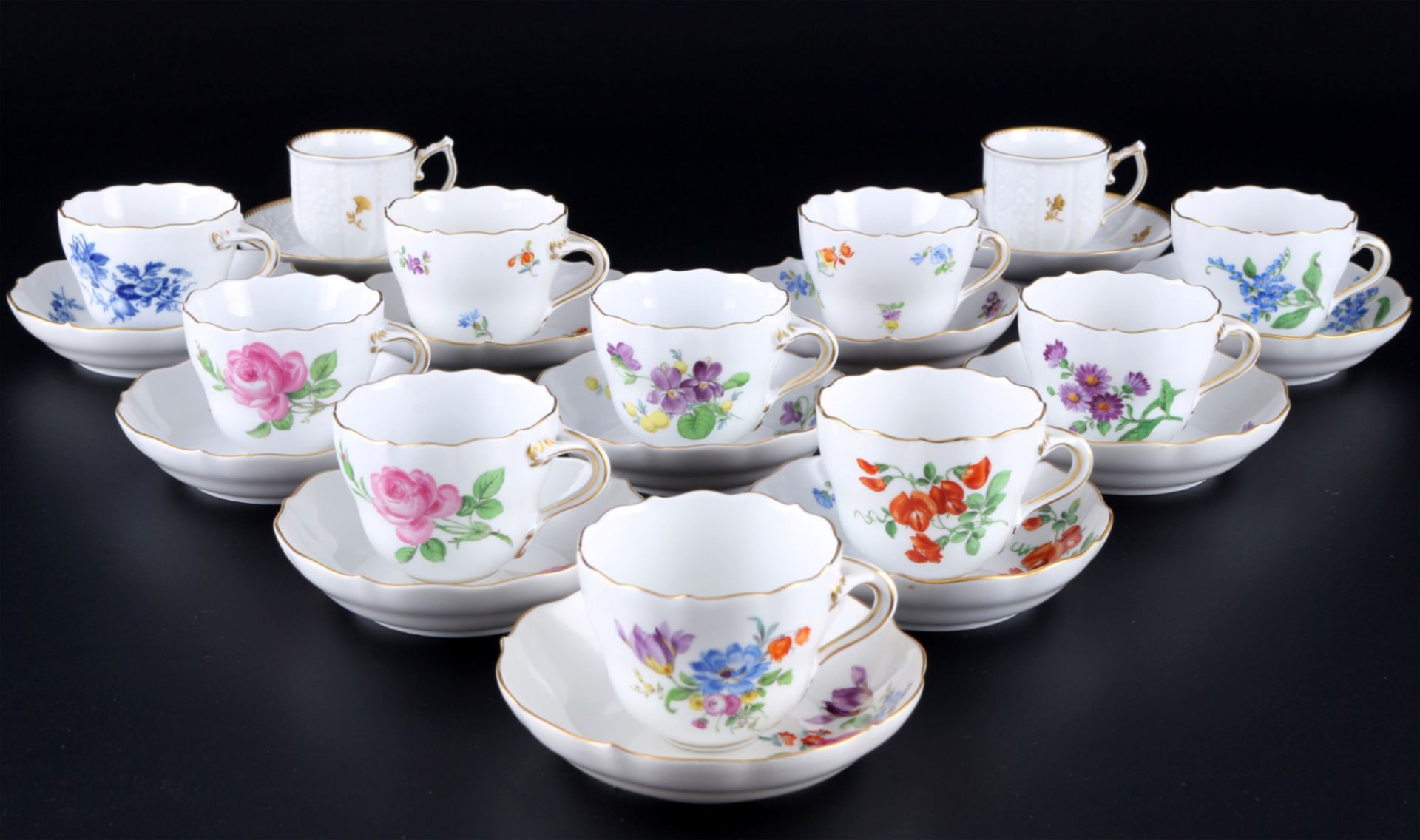 Meissen 12 Mokkatassen, diverse Blumendekore, mocha coffee cups with saucers,