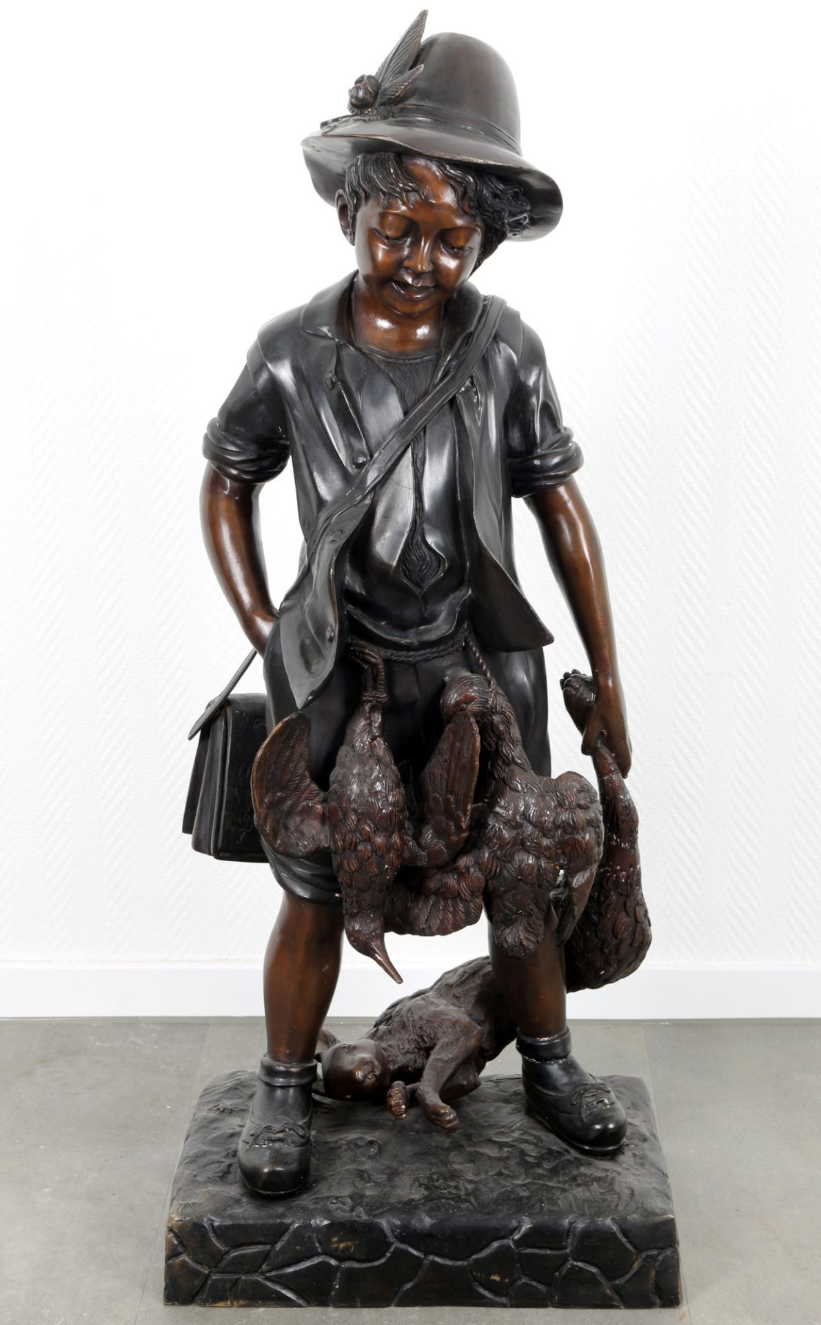 Bronze großer Jägerjunge H 105 cm, wohl nach Auguste Moreau, bronze life-sized hunter boy,