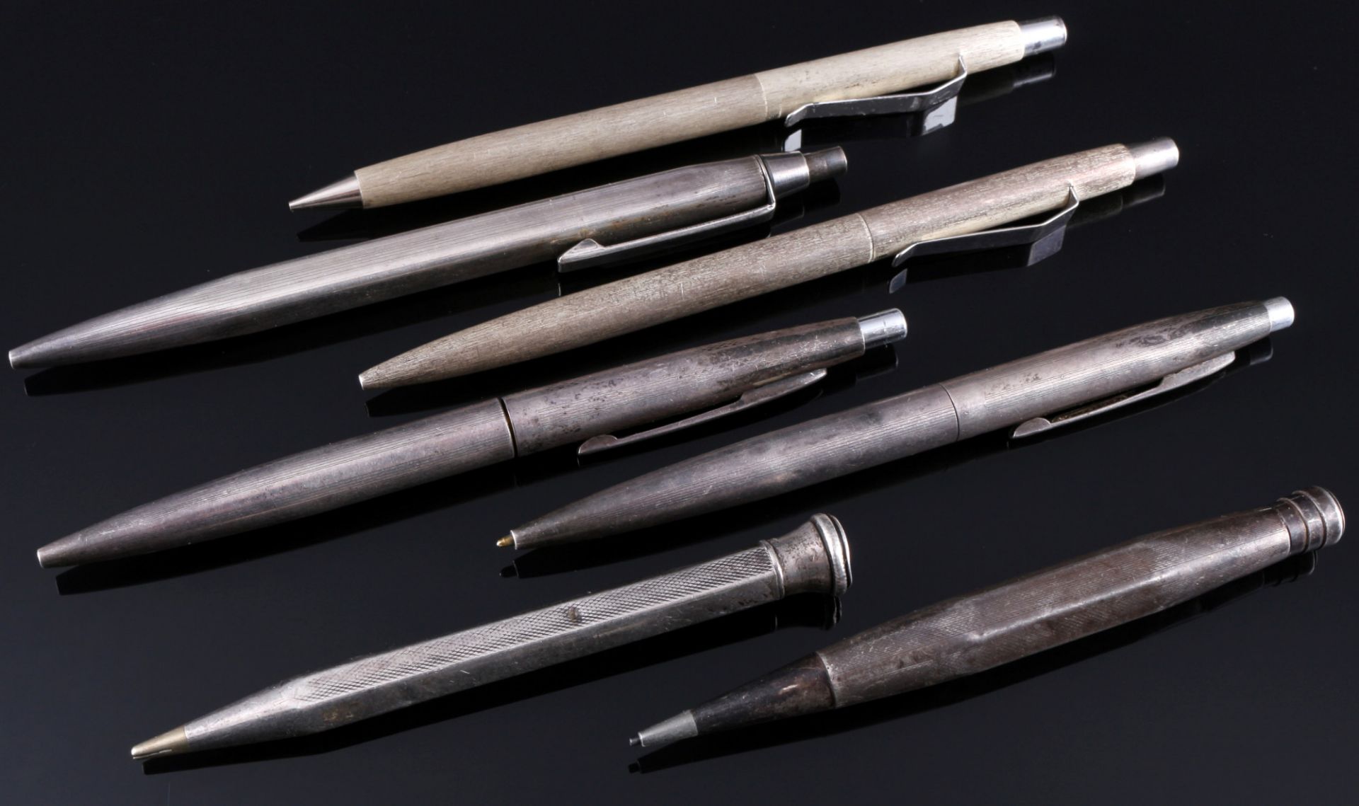 900-925 silver ballpoint pens and pencils, Kugelschreiber und Bleistifte,