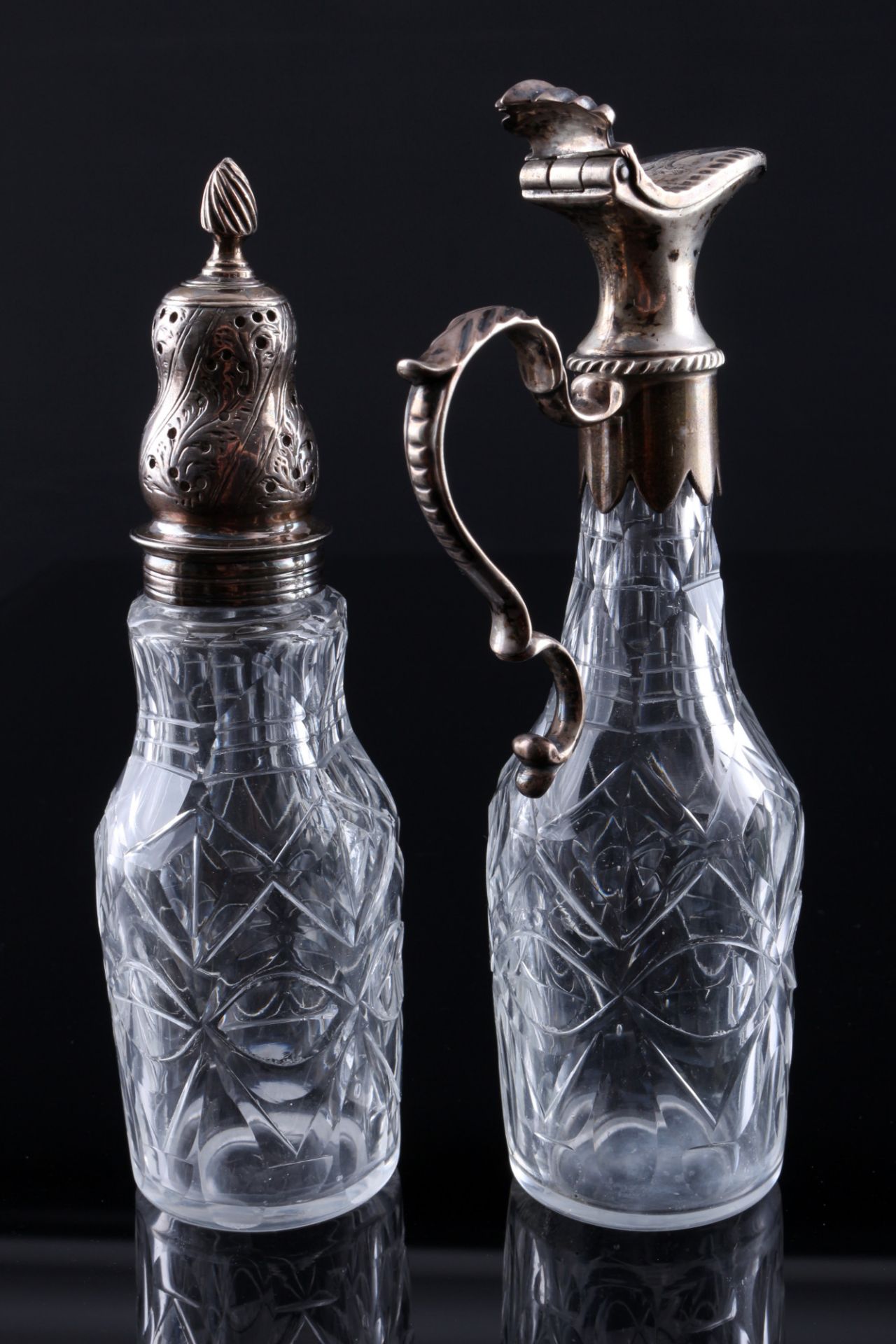 Crystal/silver oil can and salt shaker, Ölkanne und Salzstreuer, - Image 2 of 5