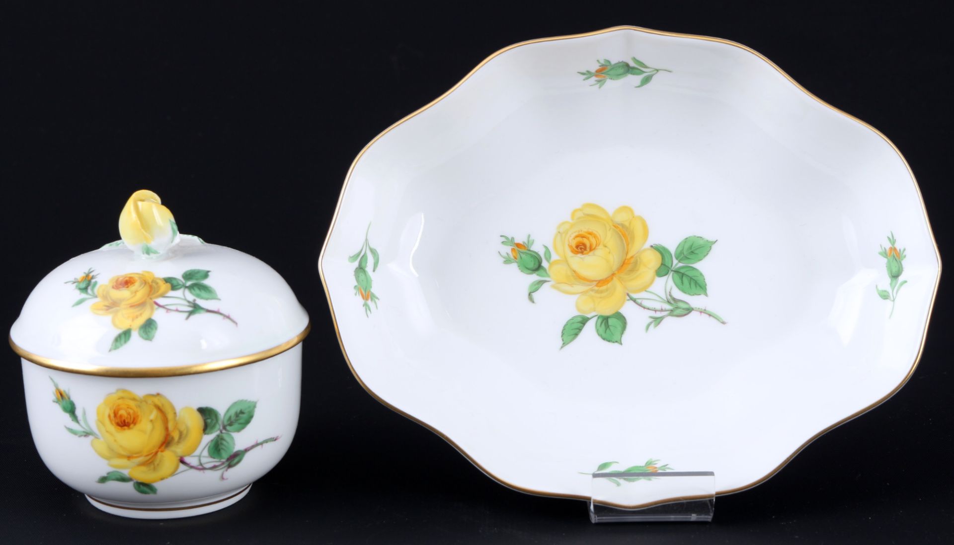 Meissen Gelbe Rose 9-teiliges Porzellan - Teller, Vasen, Schale und Deckeldose, - Bild 3 aus 6
