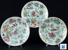 China Family Rose 3 plates Qing Dynasty around 1830,