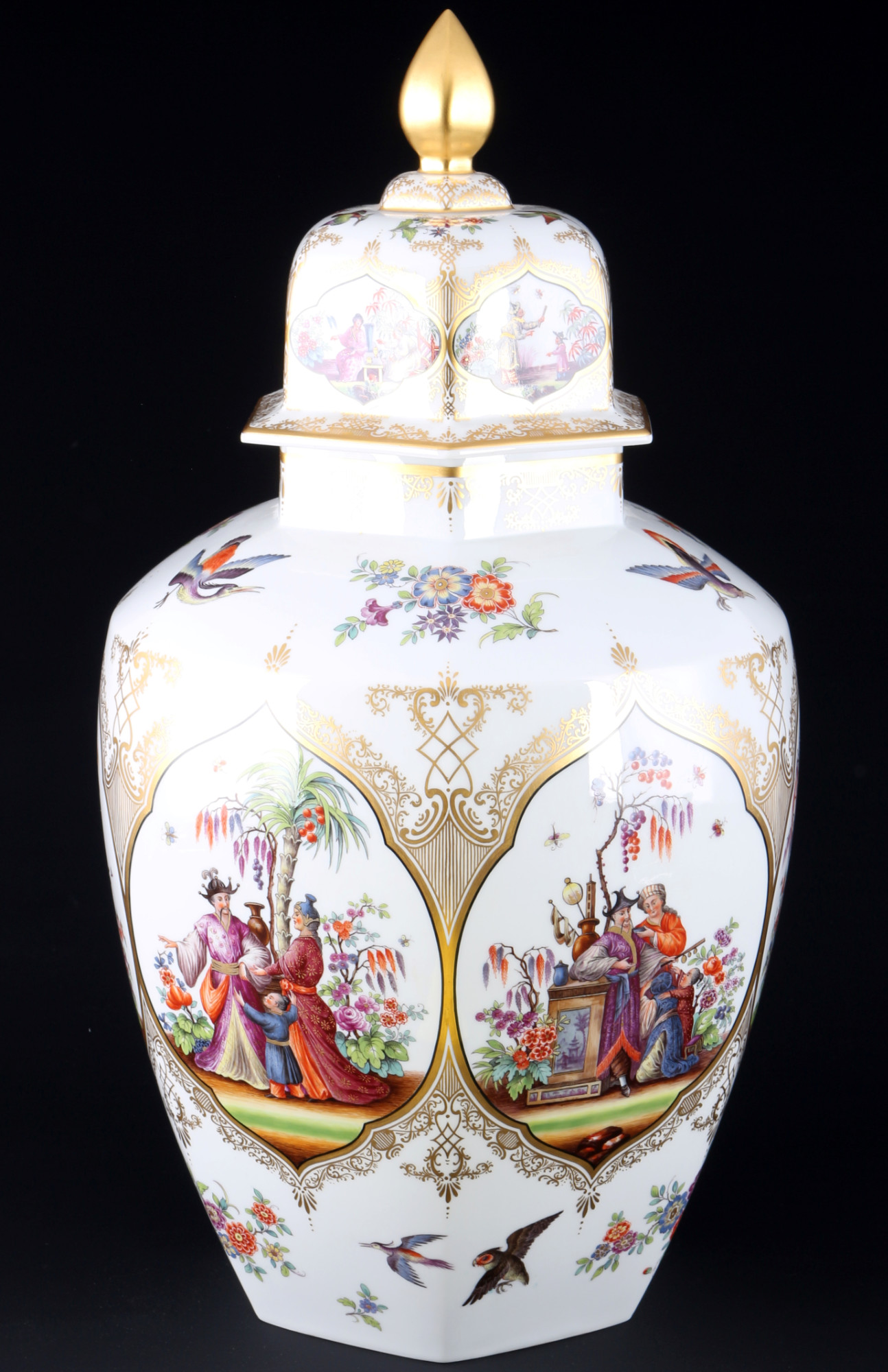 Meissen Chinoiserie after Höroldt large hexagonal lidded vase 1st choice, - Image 3 of 5