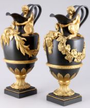 Frankreich 19. Jahrhundert, Paar Bronze Triton und Satyr Kannen by Fumiere et Cie,