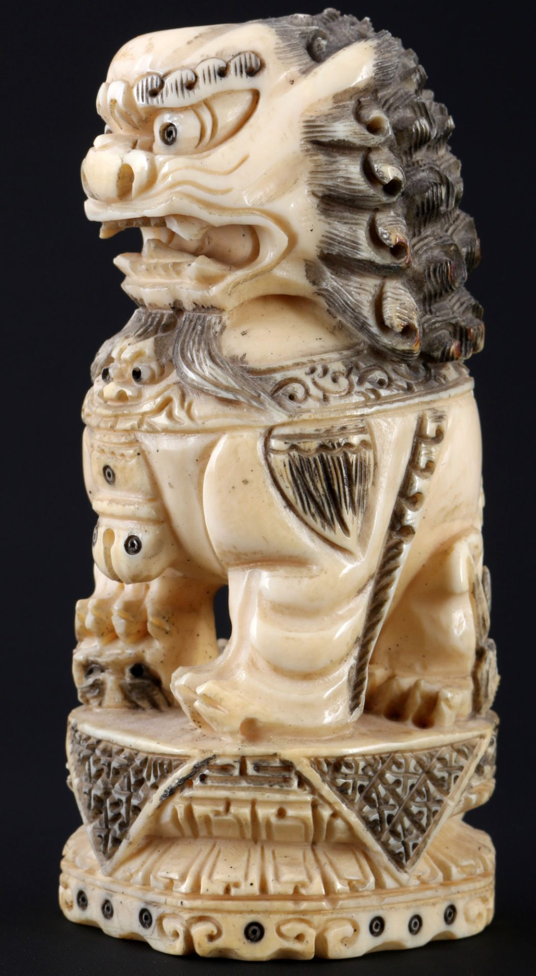 China ivory large pair of shishi guardian lions, Qing dynasty around 1900, - Image 4 of 9