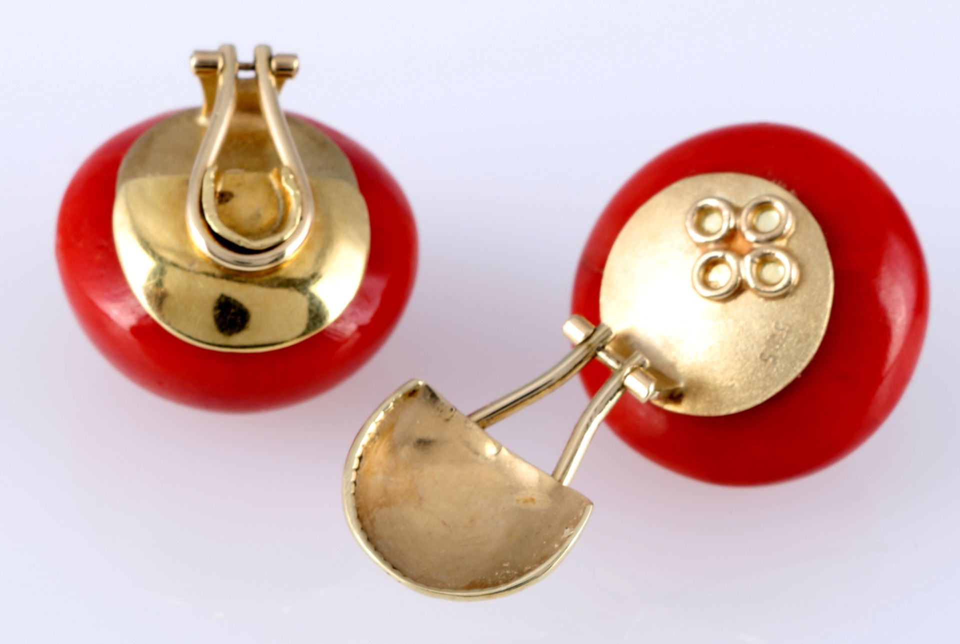 585 gold coral ear clips, - Image 2 of 3