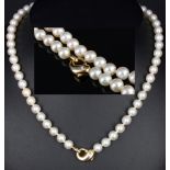 Pearl necklace / necklace with 585 gold clasp and a brilliant,