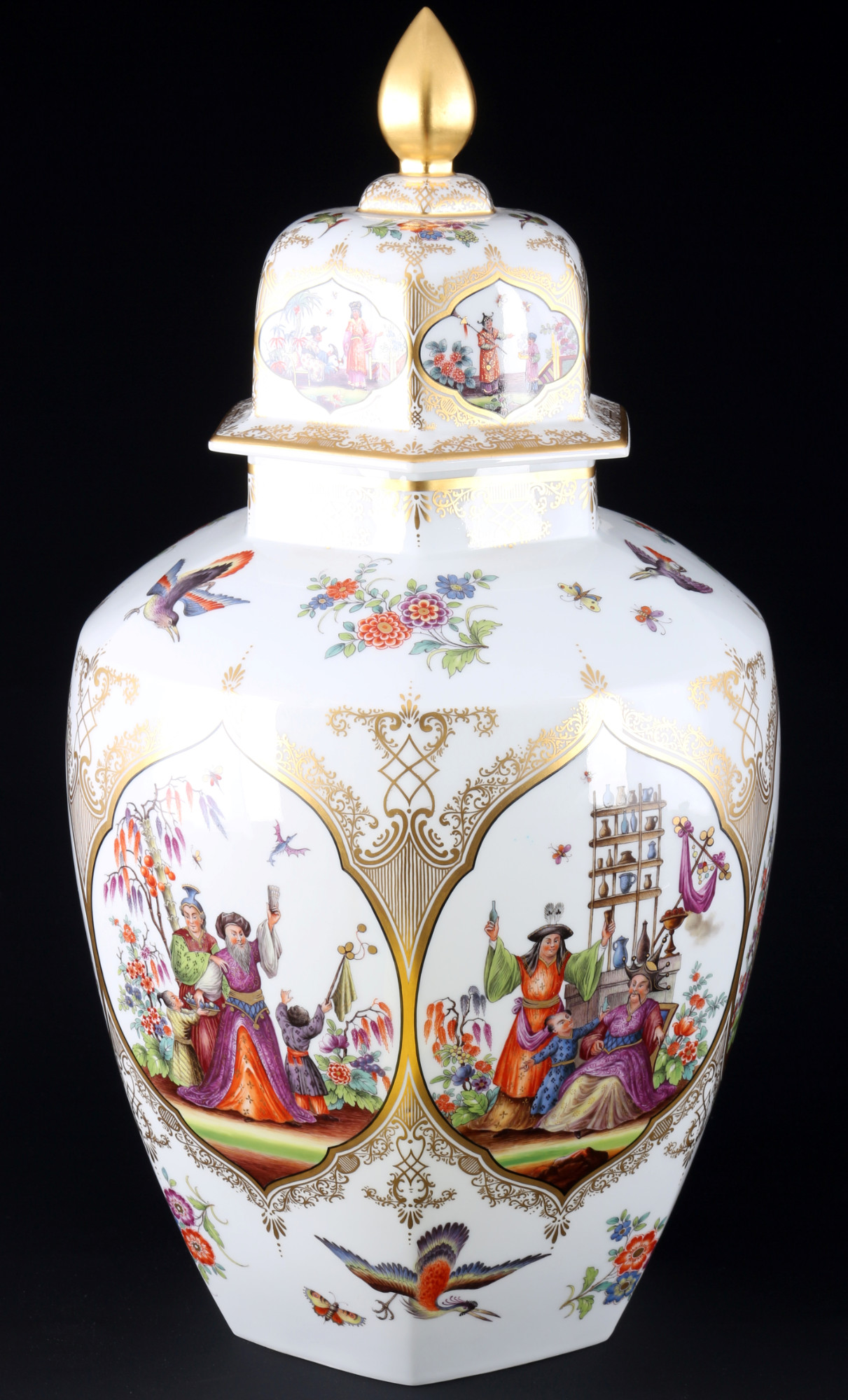 Meissen Chinoiserie after Höroldt large hexagonal lidded vase 1st choice, - Image 4 of 5