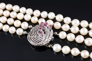 2-row pearl necklace with sapphires and 585 gold clasp,