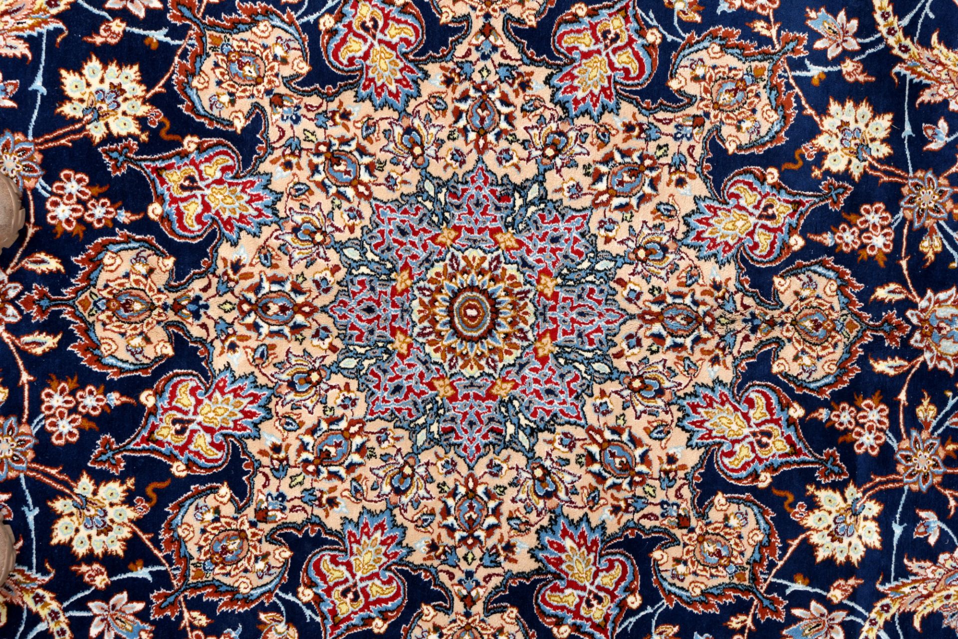 Exklusiver Isfahan Teppich, signiert, - Bild 6 aus 10