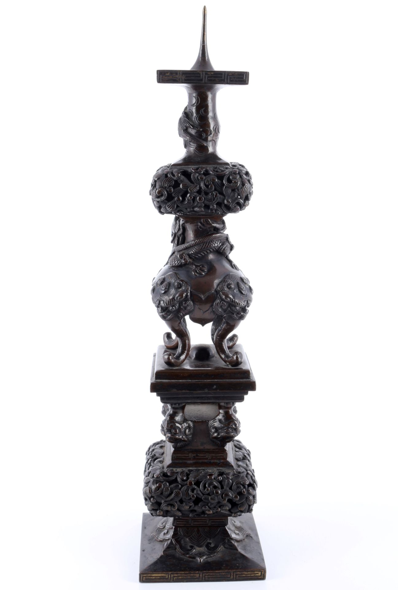 China bronze pair of candlesticks with dragons 18th/19th Century, Leuchterpaar mit Drachen 19./18. - Image 2 of 4