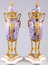 Frankreich 19. Jahrhundert, Paar Bronze Brûle Parfum Cassolette Vasen,