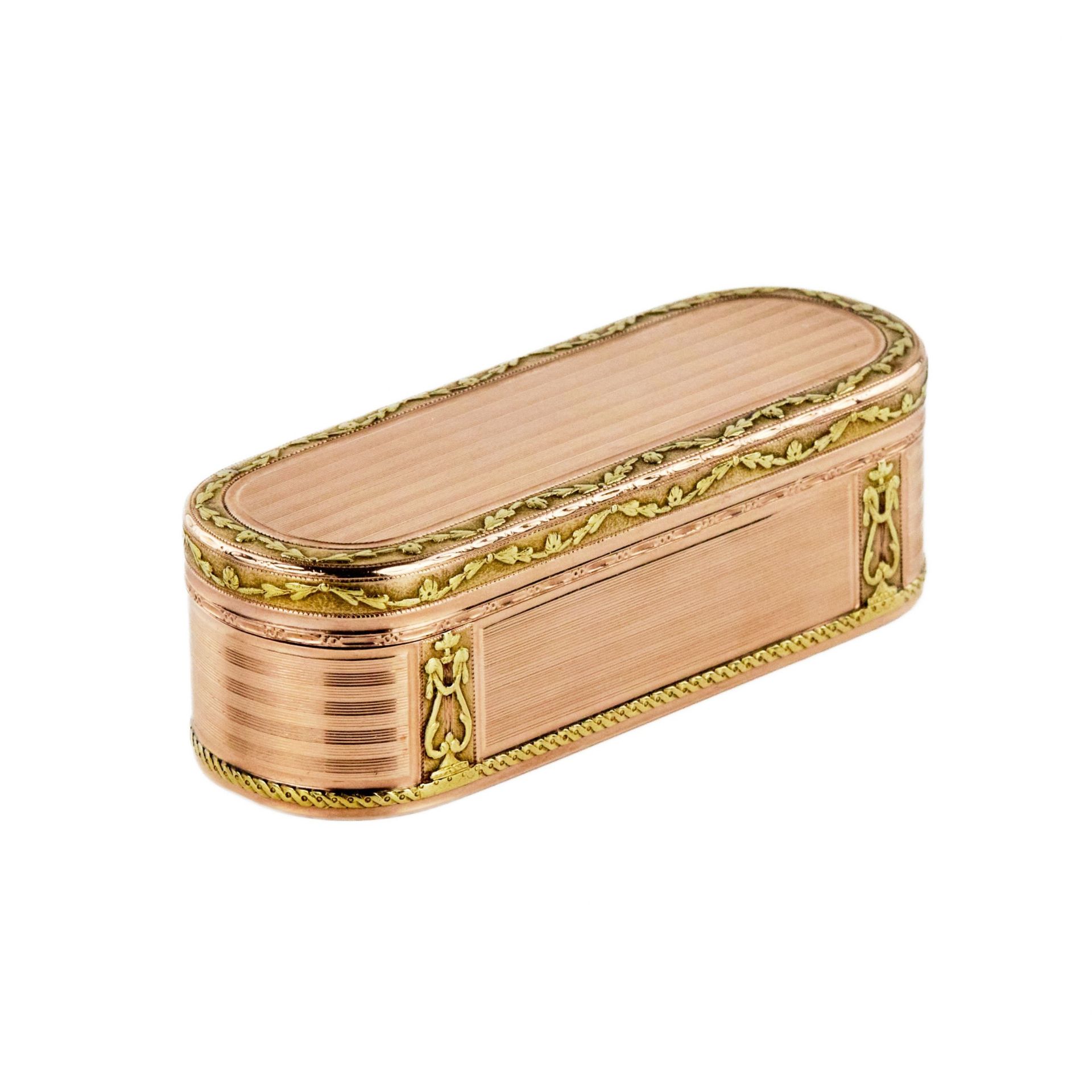 Snuffbox in two-tone gold. France. The turn of the 19th-20th centuries.