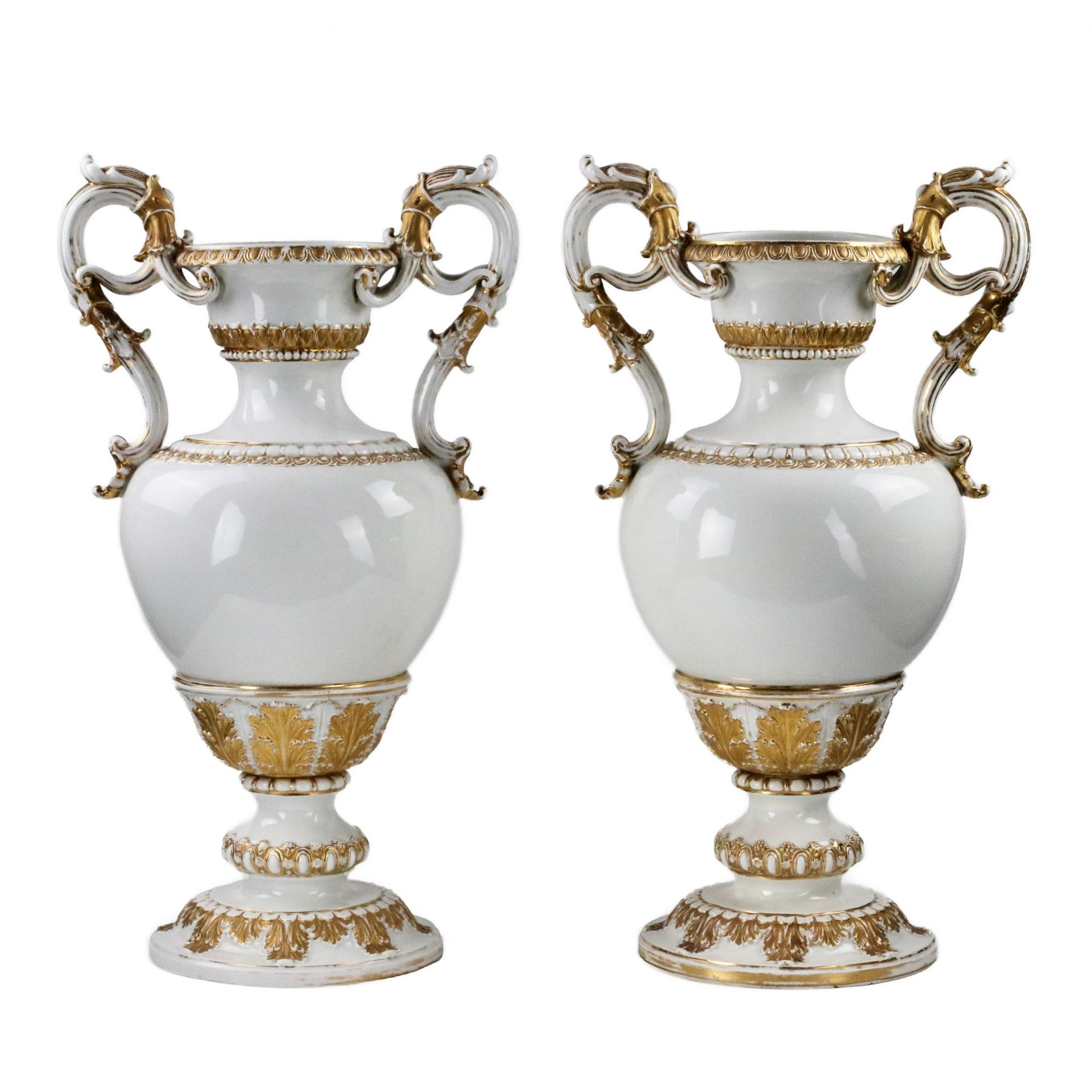 Pair of large Meissen porcelain vases with decoration in gold on white, Napoleon III style.