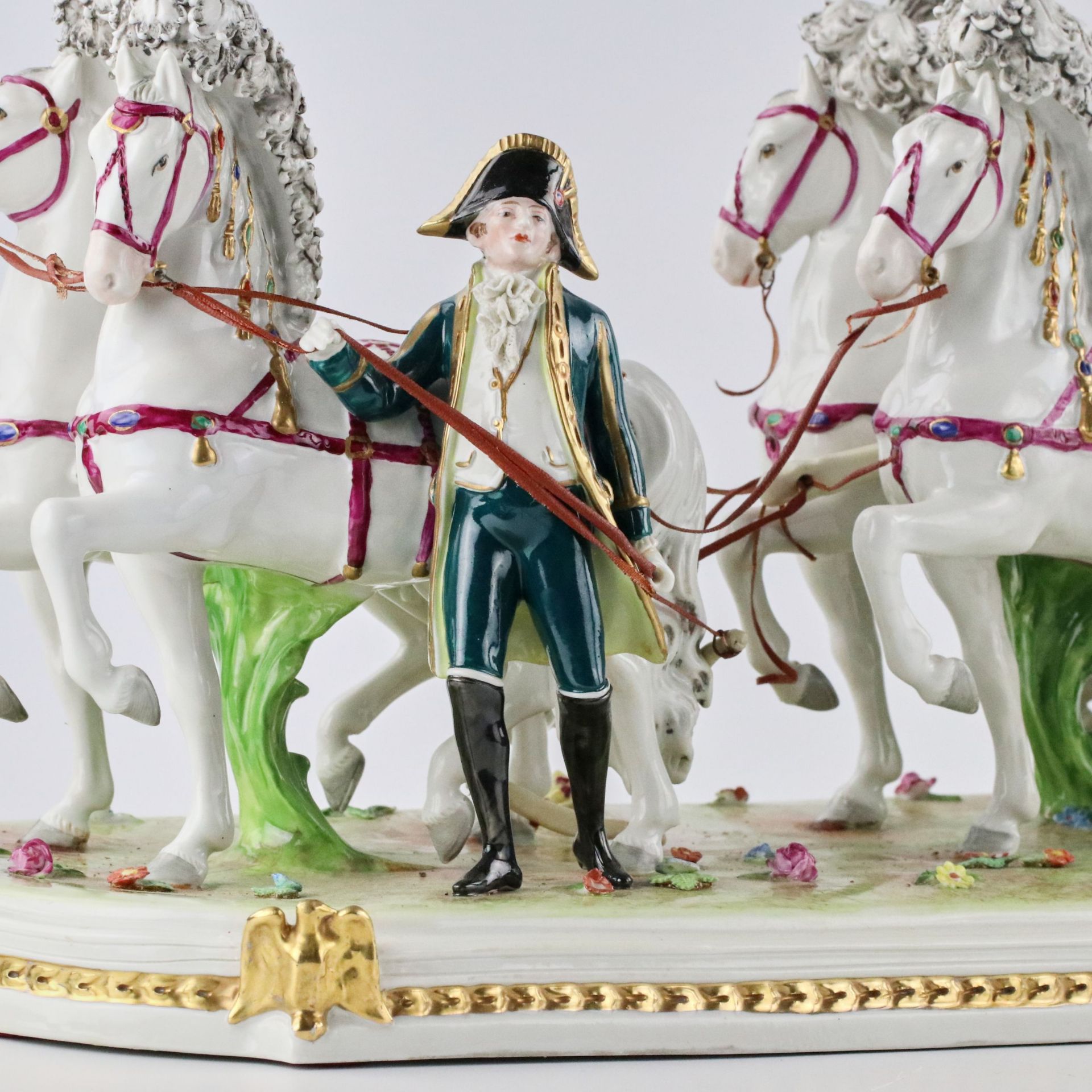 Saxon, sculptural, porcelain group Wedding carriage of Napoleon Bonaparte. - Bild 8 aus 12