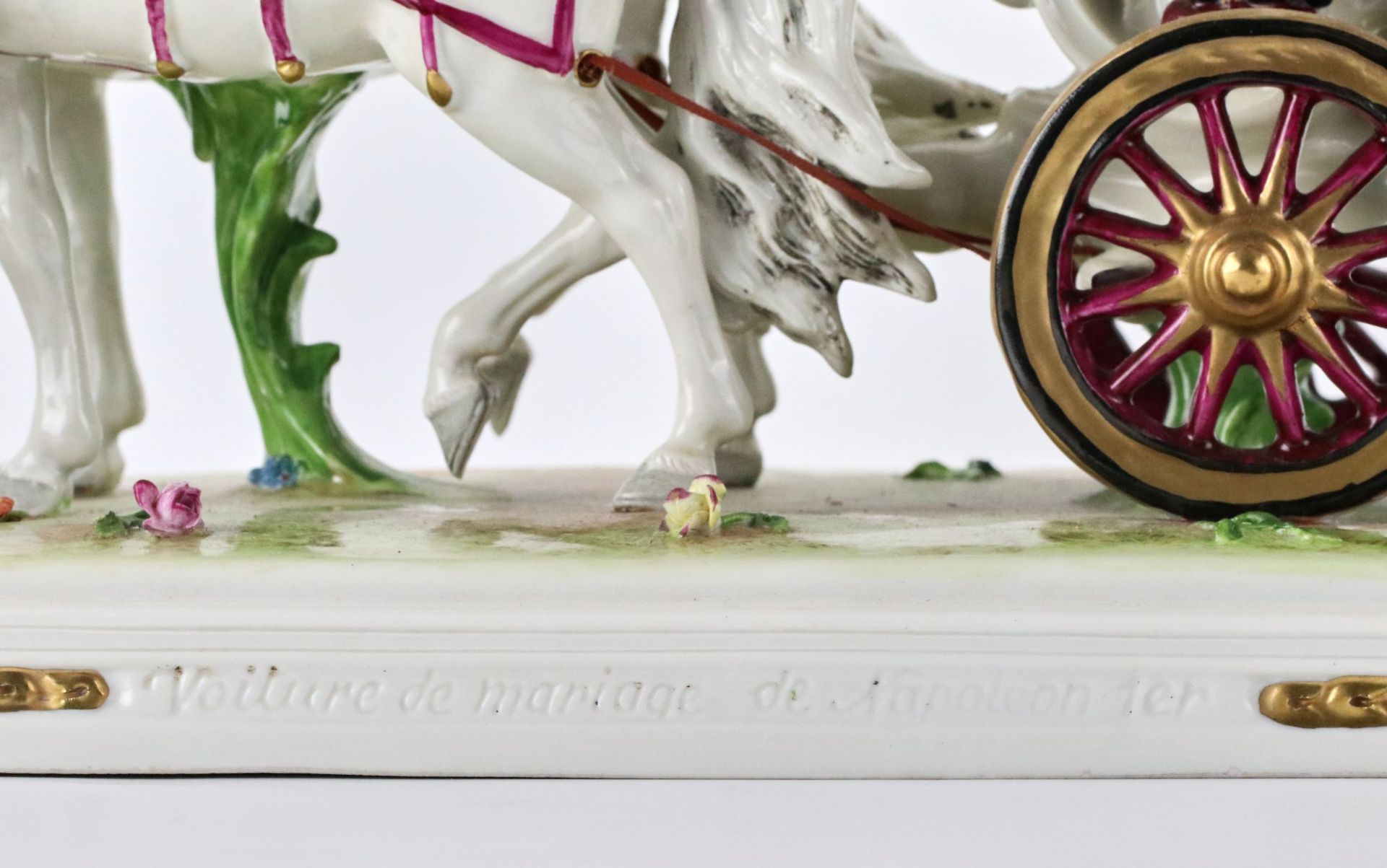 Saxon, sculptural, porcelain group Wedding carriage of Napoleon Bonaparte. - Bild 10 aus 12