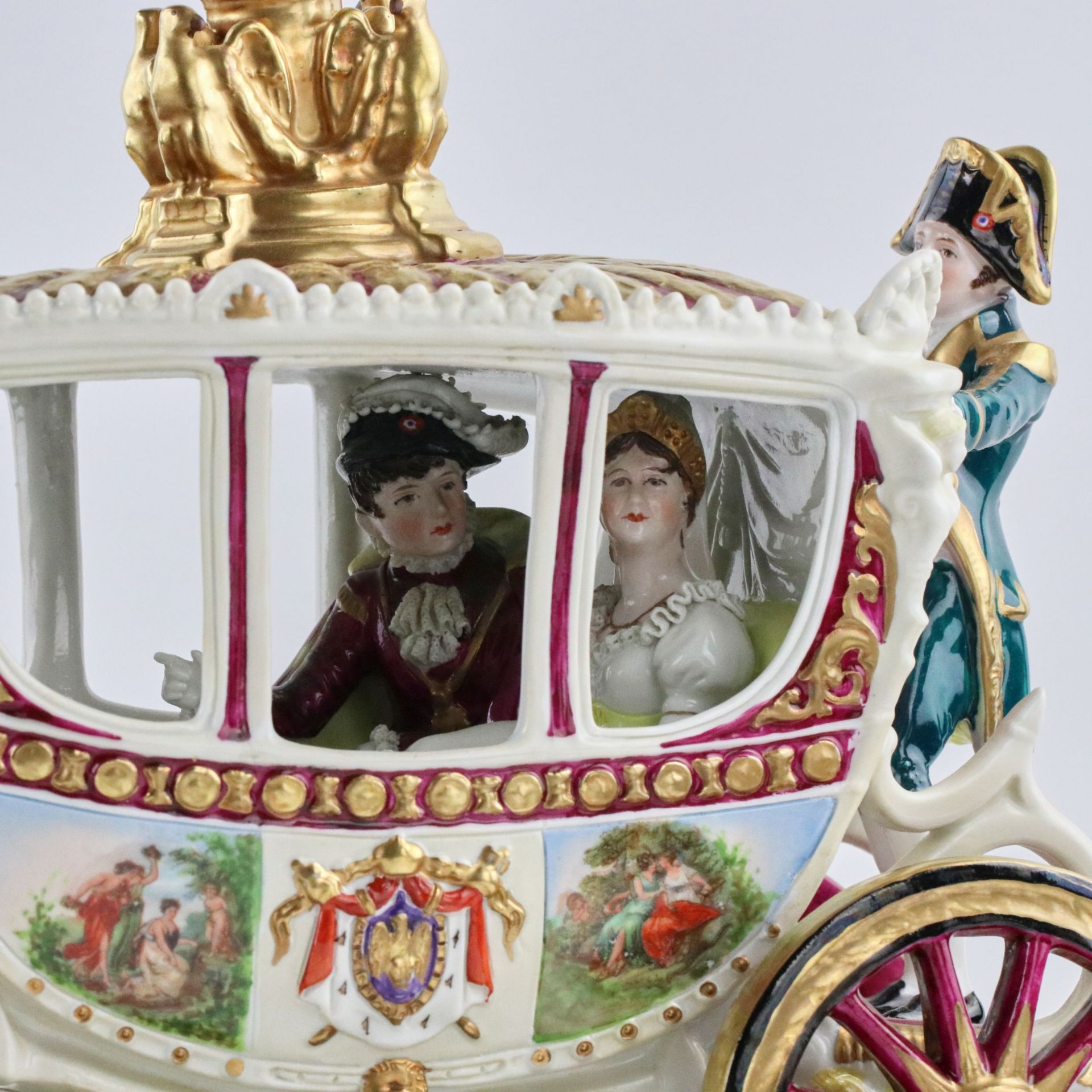 Saxon, sculptural, porcelain group Wedding carriage of Napoleon Bonaparte. - Bild 7 aus 12