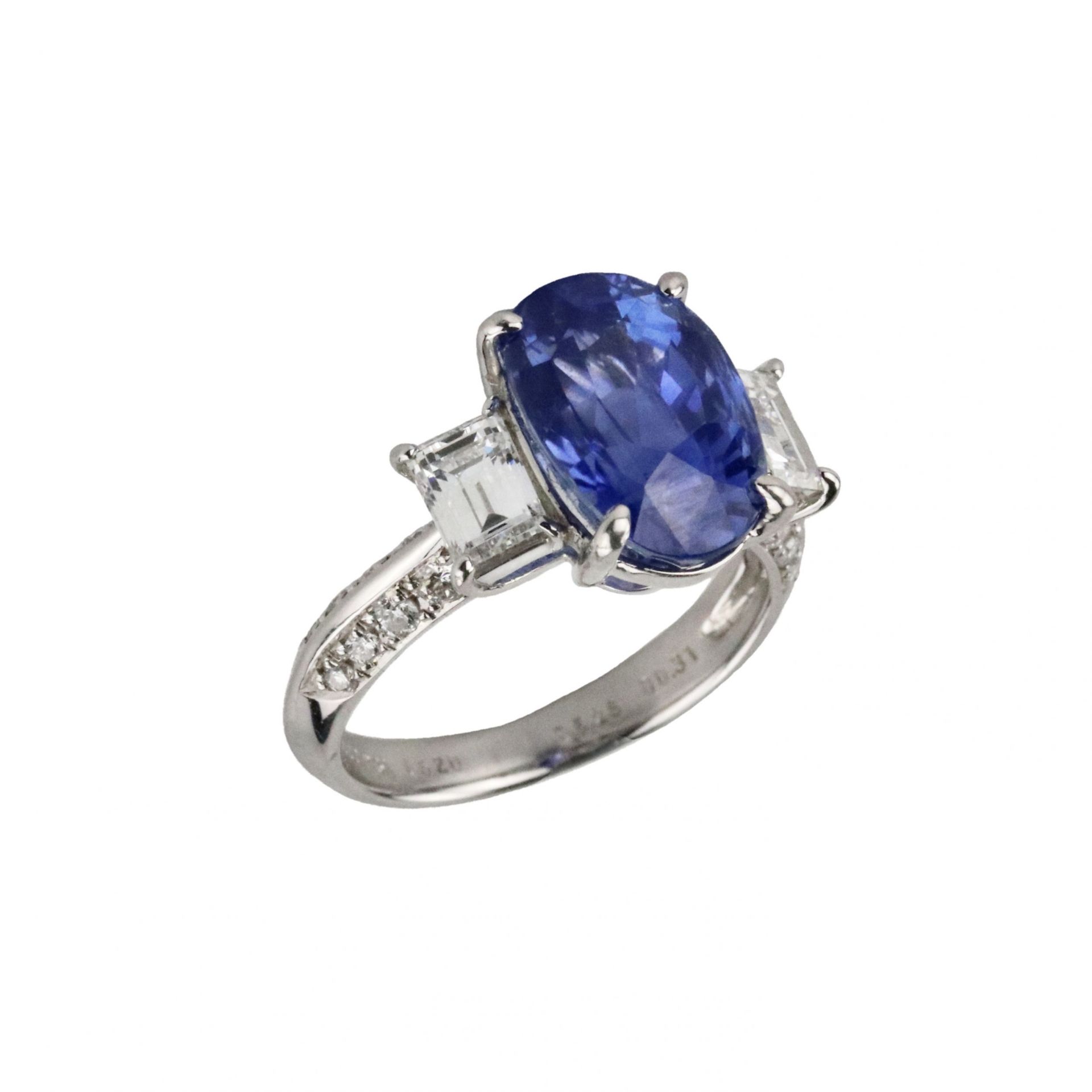 Unique, women`s ring in platinum with natural sapphire 7.31k and diamonds. - Bild 2 aus 9