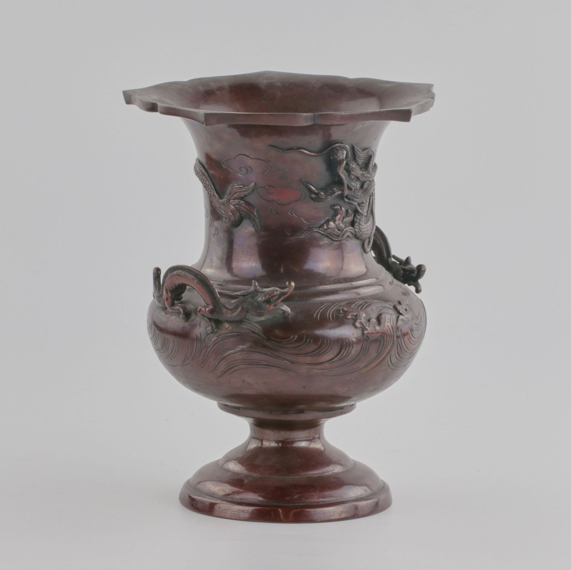 Bronze Chinese vase of the 19th century. - Image 2 of 6
