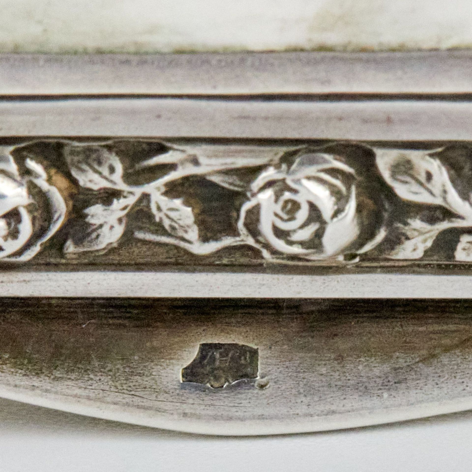 An elegant silver snuffbox with an enamel miniature of Venus and a lute player. Austria. 20th centur - Bild 9 aus 9