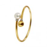 Marco Bicego. Original gold bracelet with pearl and diamonds.