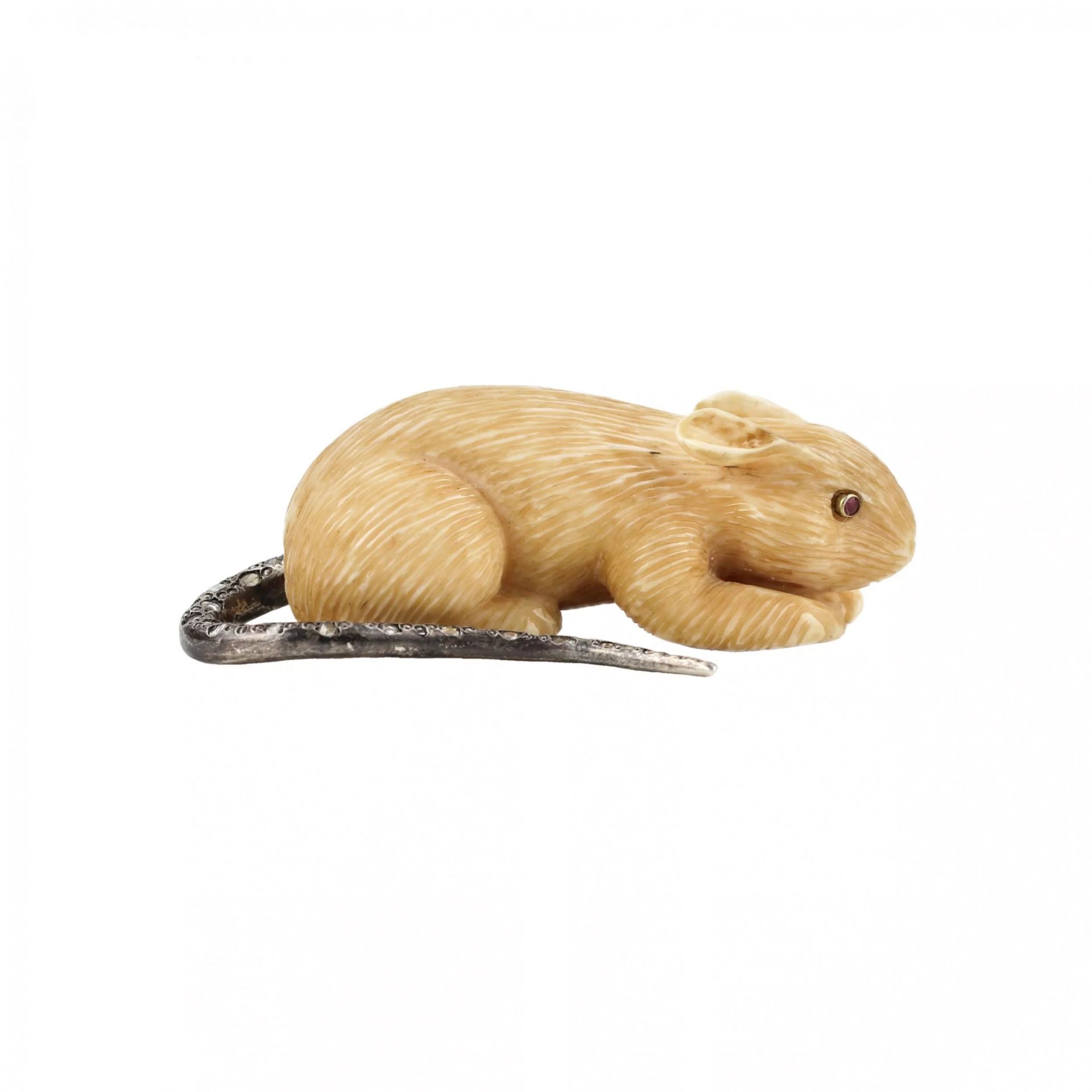 Carved mammoth tusk mouse with diamond tail. - Image 9 of 9