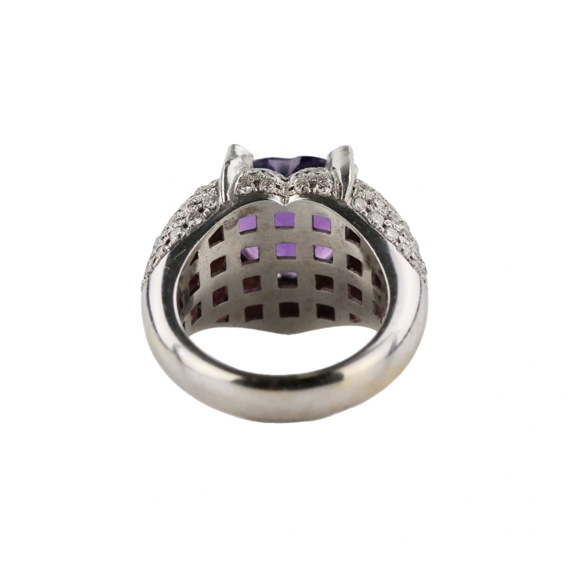 Jewelry set: ring with earrings, white gold with amethysts and diamonds. - Image 5 of 11