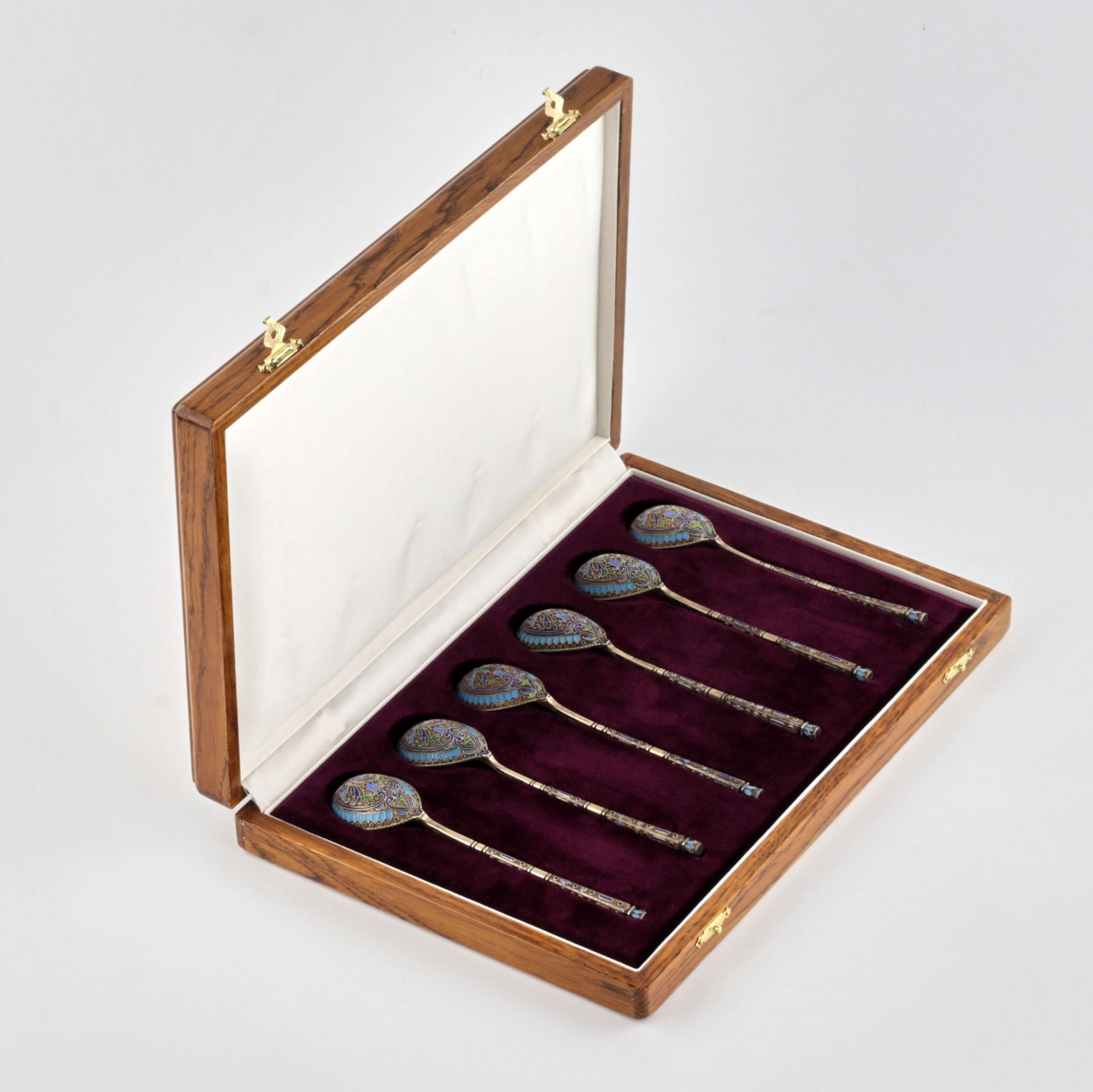 A set of Grachev`s teaspoons in their own case. - Image 8 of 9