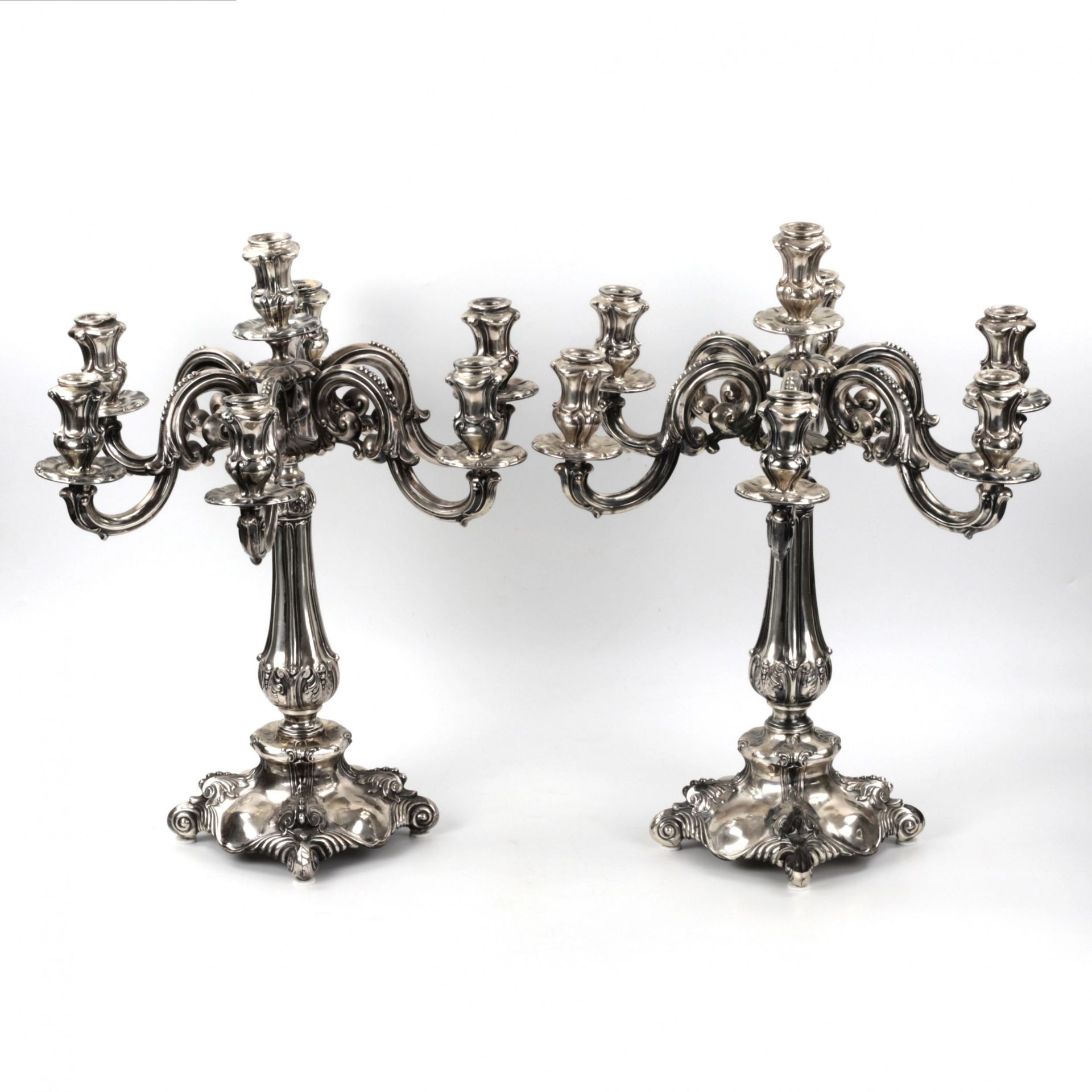 Pair of silver candelabra. Vercelli 1920. - Bild 2 aus 6