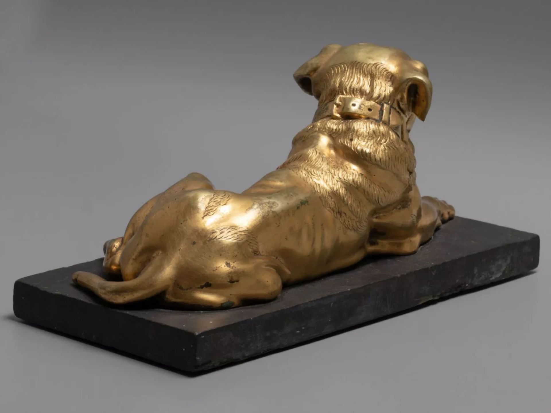 Figure - English mastiff dog, bronze on a stone stand. 19th century. - Image 6 of 9