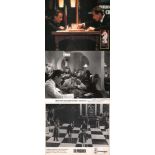 Foto. Schachspielszenen im Film. Konvolut von 18, teils farbigen Aushangfotos, Pressefoto und